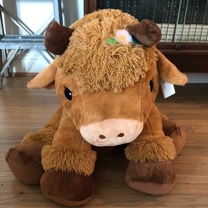 NWT 26-inch Plush Brown Highland Cow Stuffed Animal with Floral Accent